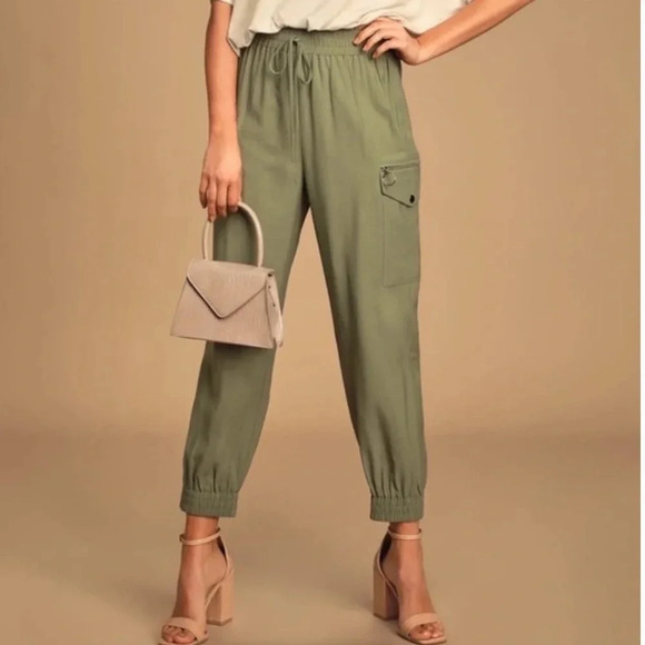 Lulu’s olive green lightweight cargo jogger pants NWT size medium - Picture 1 of 10